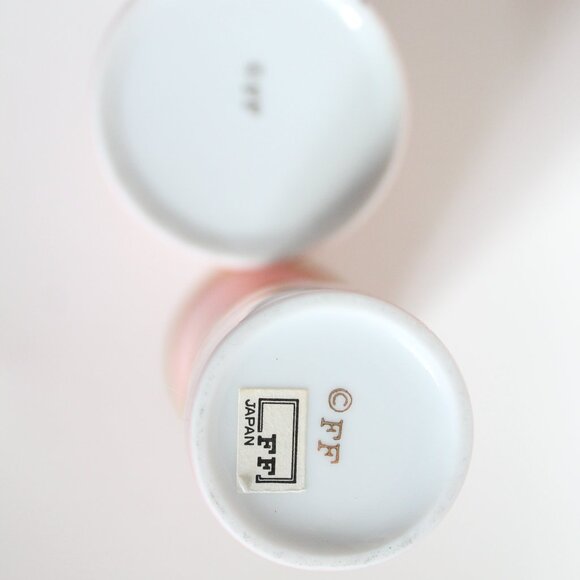 [FF] Matching Pink Cylindrical Vases with Golden Rims (Japan) - Picture 9 of 10